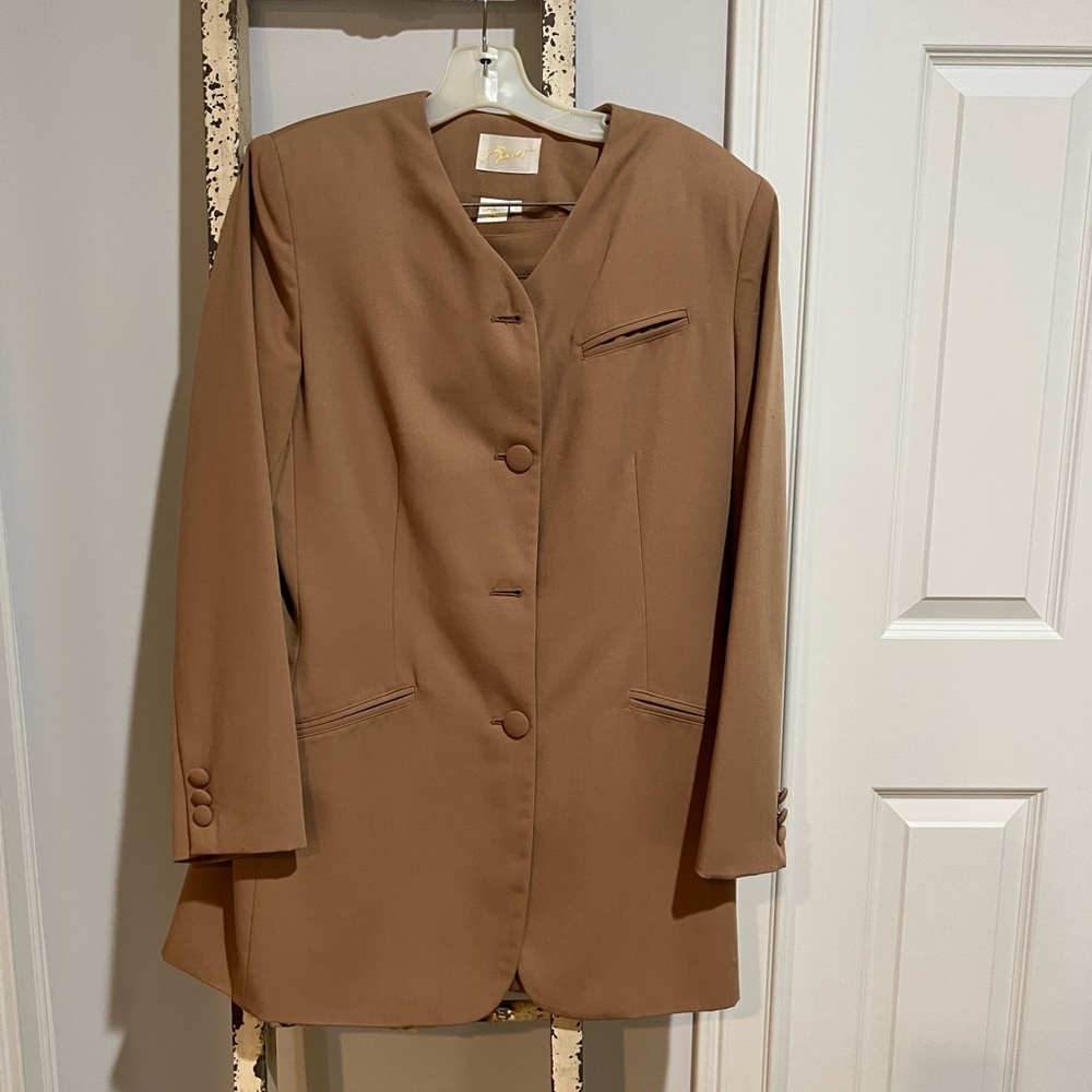 VINTAGE Elegant Tan Women's Blazer
